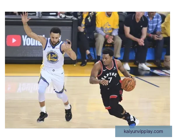 库里称文班走进更衣室燃起全队斗志竞争精神感染力十足 库里称文班走进更衣室燃起全队斗志竞争精神感染力十足