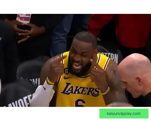 41岁詹姆斯连续11场出手不超15次为胜利转型 吐槽裁判哨声缺失显得格外悲凉