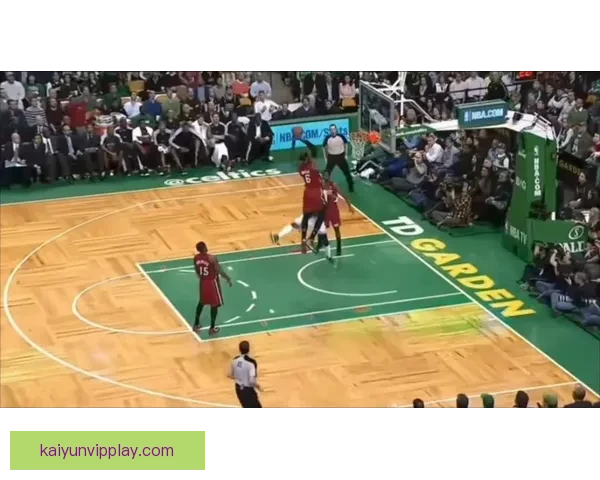 詹姆斯13周年经典回顾死亡隔扣特里与招牌庆祝动作 詹姆斯13周年经典回顾死亡隔扣特里与招牌庆祝动作